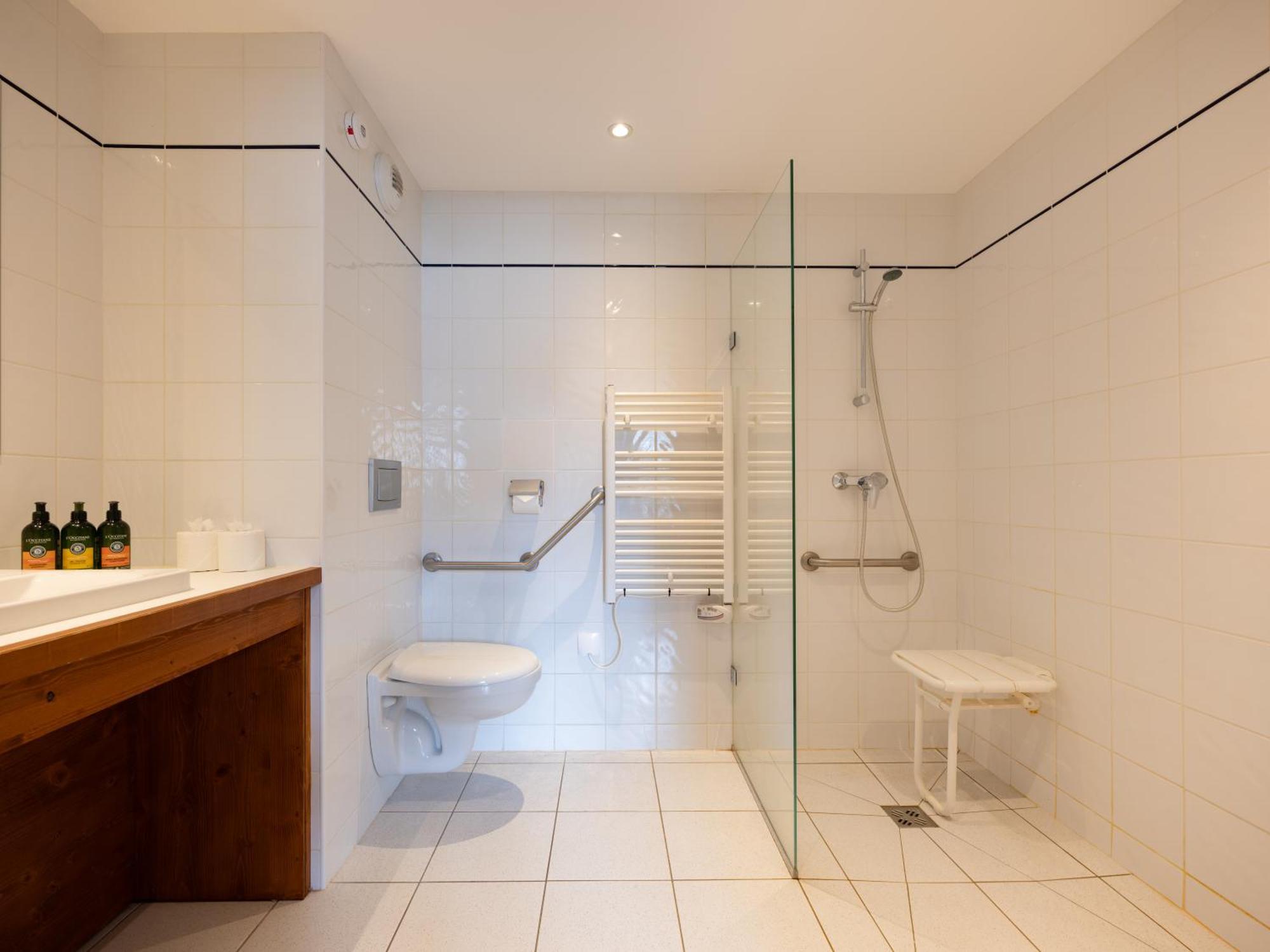 Chalet Hotel Ducs De Savoie วาลดีแซร์ ภายนอก รูปภาพ
