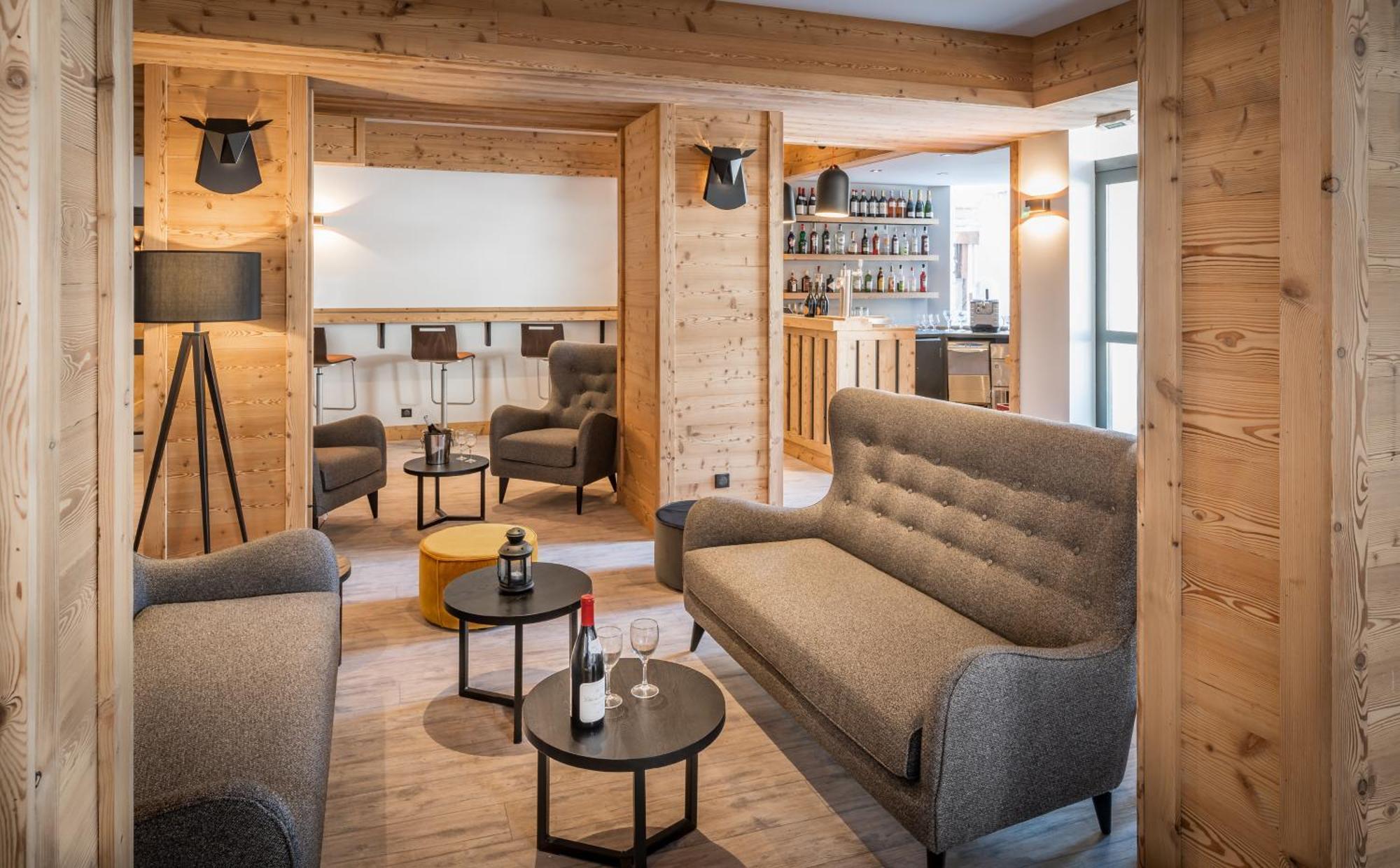 Chalet Hotel Ducs De Savoie วาลดีแซร์ ภายนอก รูปภาพ